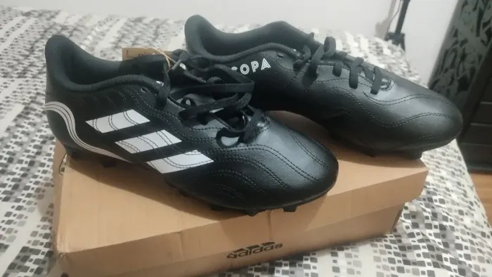 Chuteira campo Adidas