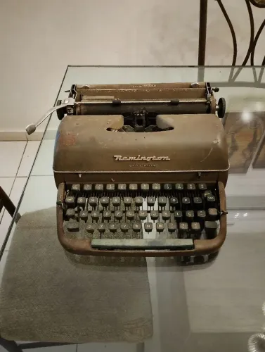 Máquina de escrever remington quiet riter relíquia 