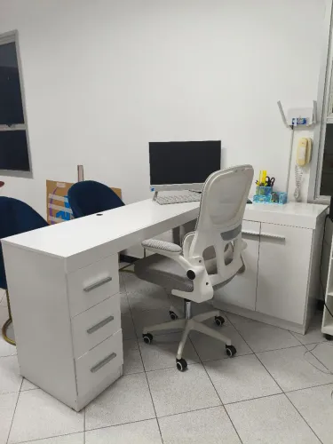 Escrivaninha Mesa em L Escritório 2 Portas 156cm Branco