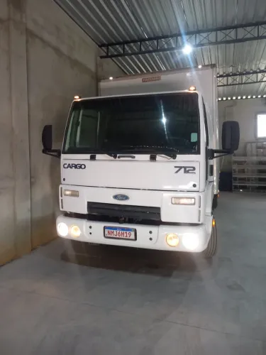 Ford cargo 712 2011