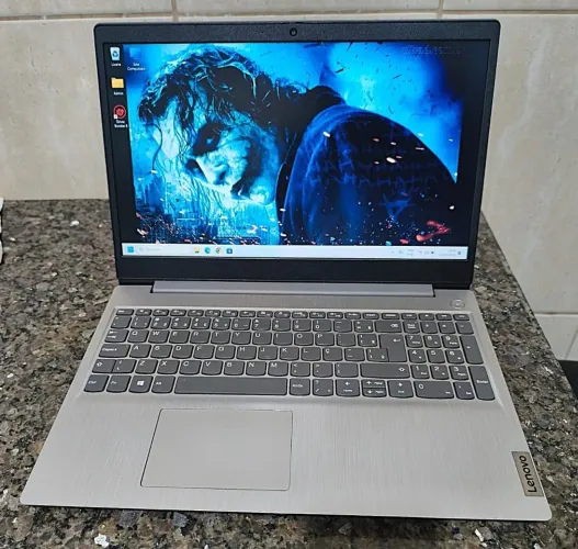IMPECÁVEL! Notebook Lenovo i3 10° Geração - Memória 8GB - SSD 240GB - Bateria 3-4 horas