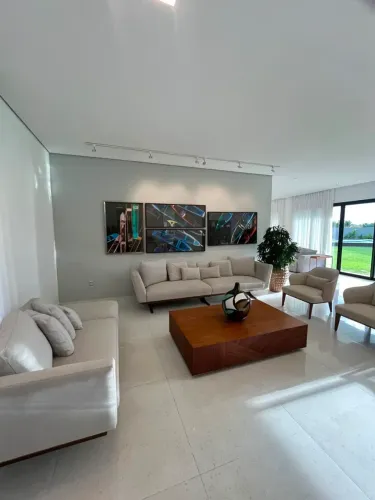 MANSÃO LINDA NA MARINA RIO BELO COM 3 SUÍTES, LAGO COM CARPAS E 1.500 M²