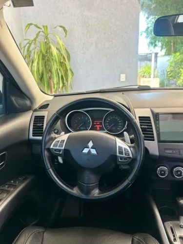 Mitsubishi Outlander 2.0 16V 160cv Aut. 2013