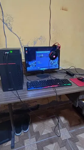 Vendo ou troco o computador em um vídeo game