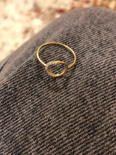 Anel em Ouro Amarelo 18k com 12 Diamantes