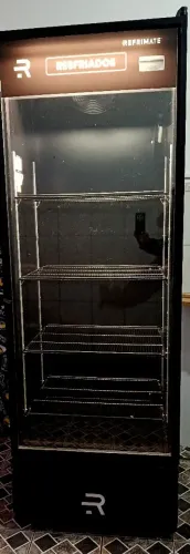 Refrimate 570 L...4 meses de uso...(Grande)...parcelo 10x na máquina.