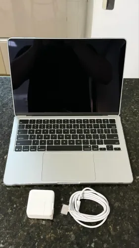 MacBook Air M4 16GB RAM 256GB | Bateria 100% | Garantia 16 Dezembro 2026