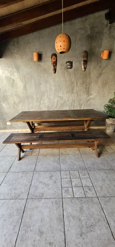 Mesa madeira maciça 2m com bancos