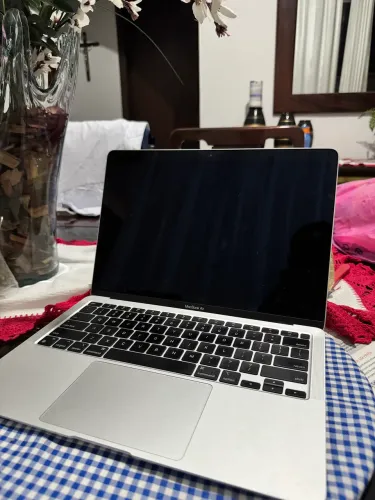 MacBook M1