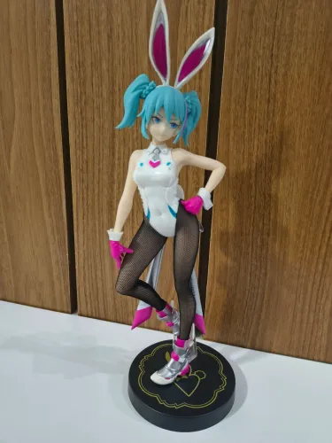 Hatsune Miku Bicute Bunnies Figure Street Ver. Furyu Action Figure 