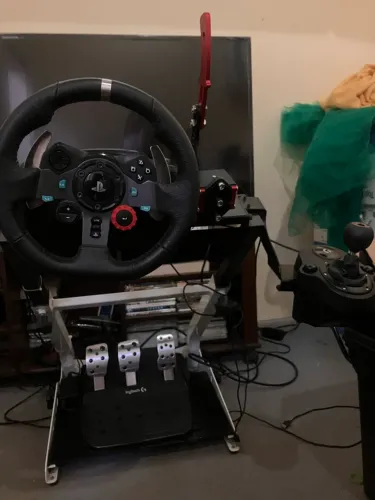 Simulador de Corrida Logitech G29 com Cockpit