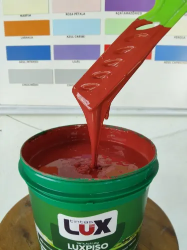 TINTA P. PISO VERMELHO ?