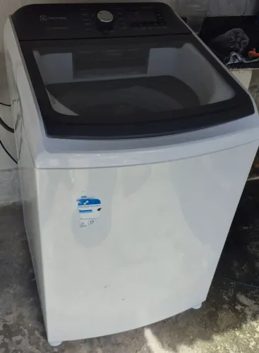 Maquina de lavar 15kg Eletrolux essential care com cesto inox, dispensar Jet&clean ultra  