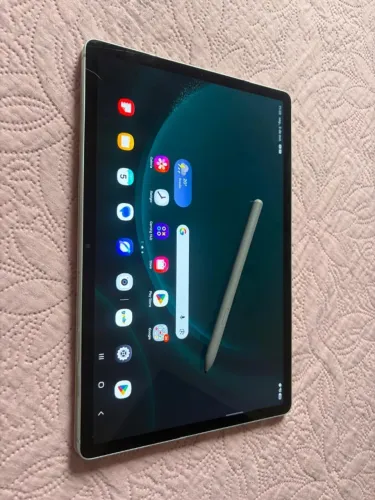 Samsung Galaxy Tab S9 FE Plus, com 128 GB de armazenamento interno
