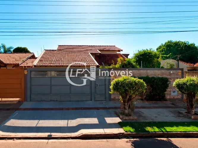 Linda casa com área gourmet e piscina