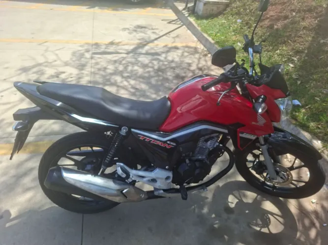 Titan 160 único dono