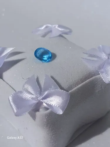 Lindo topázio azul intenso pedra maravilhosa 