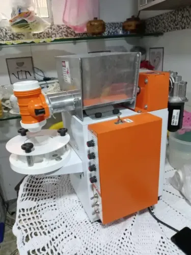 Máquina de fazer salgados