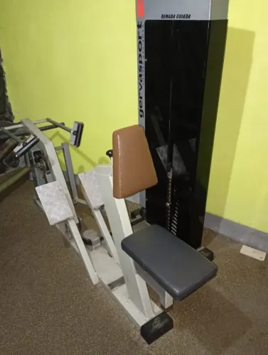 Máquina de musculação remada articulada 