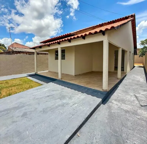 _VENDE-SE CASA EM ÁGUAS LINDAS!!!