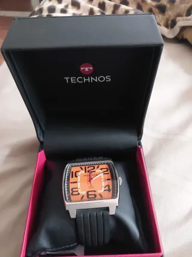 Relógio technos Golf 5atm, modelo quadrado, peça colecionavel, raridade.