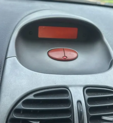 Conserto Reparo Falhas Tela Computador Bordo Peugeot 206 207