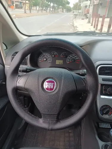 Fiat Punto Attractive 1.4 Fire Flex 8V 5P 2011