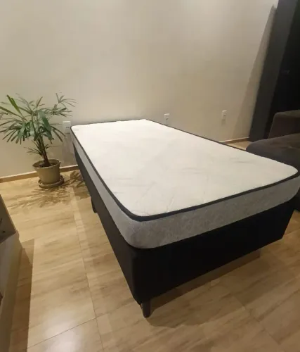 Cama de solteiro box semi nova (entrega grátis)