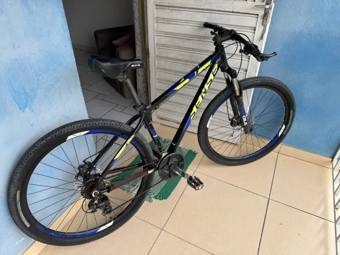 Bicicleta para trilha de 3.300 por 1.900