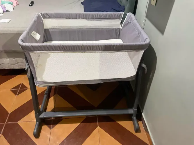 Berço Moisés, 2 em 1 , vira cercadinho até o chão .