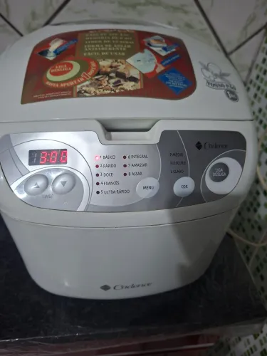máquina de pão cadence 
