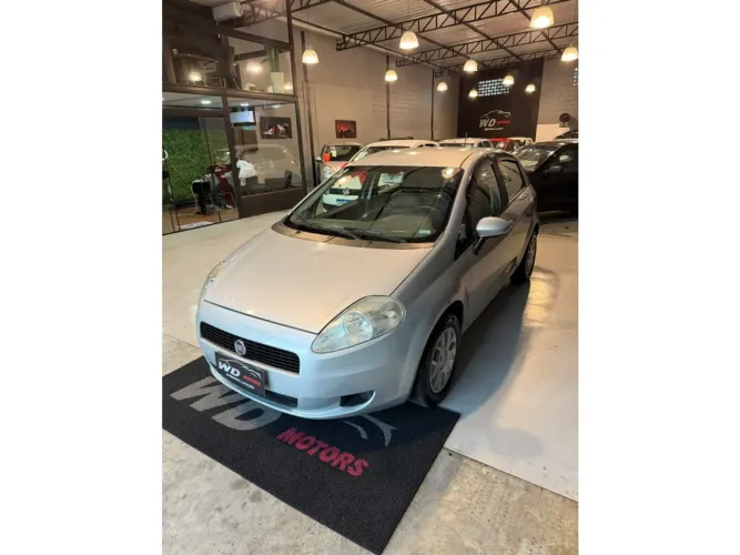 Fiat Punto Attractive 1.4 Fire Flex 8V 5P 2011