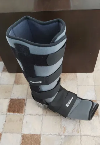 Bota ortopédica imobilizadora 
