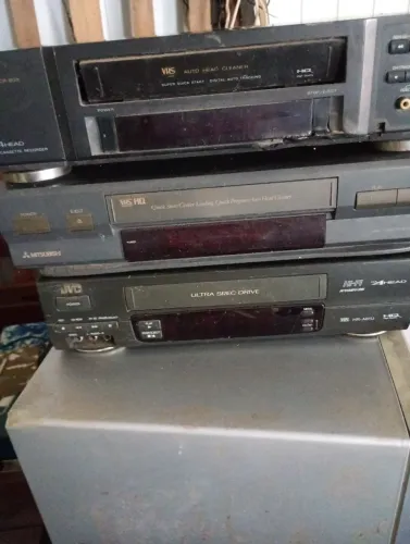 Lote de 3 antigos VCR (vídeo cassete Record)