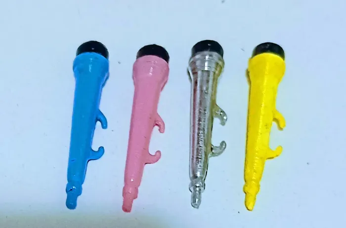 Acessórios (microfones) para boneca Barbie e afins