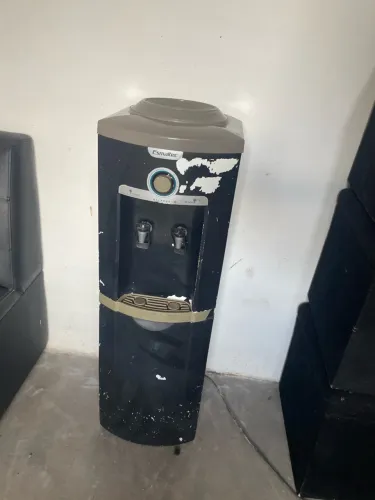 Bebedouro usado e sofá pra vender