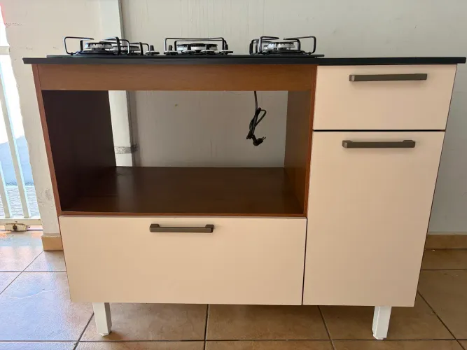 Fogão cooktop com balcão