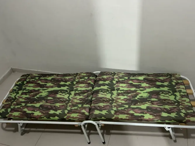 Vendo uma cama de campanha