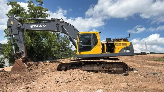 Escavadeira Volvo Ec360