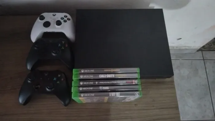 Xbox one x 1tb