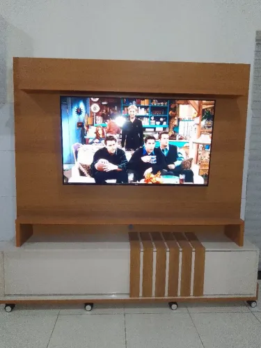 Rack e painel com rodinhas para tv
