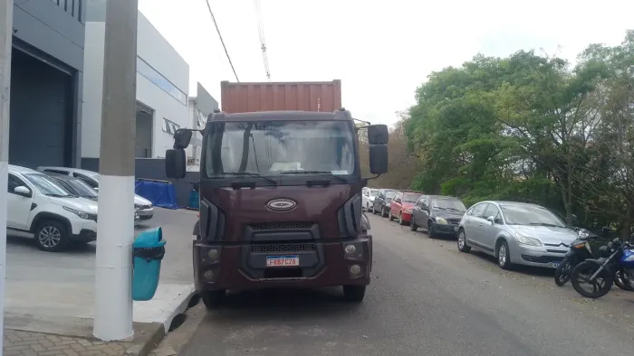 Cargo 2429 no chassi 250 mil *