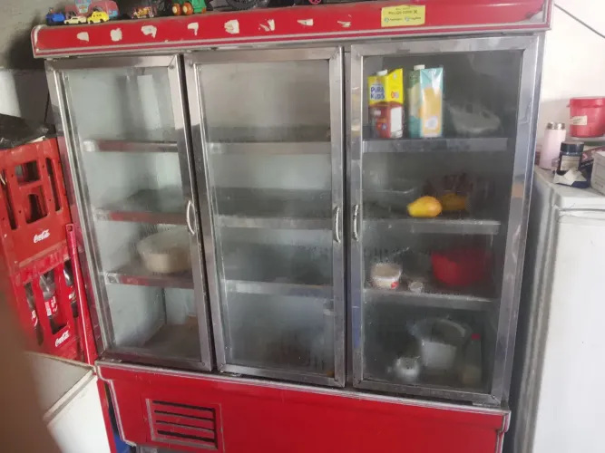 Geladeira e freezer Espósitor pra comércio no preço os 4 freezer
