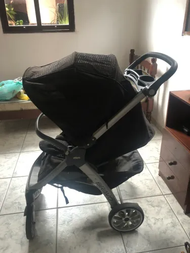 Carrinho para bebê chicco bravo