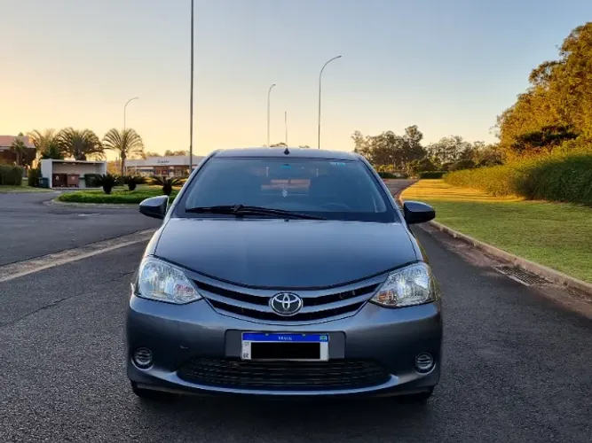 Toyota Etios X 1.3 Flex 16V 5P Mec. 2015