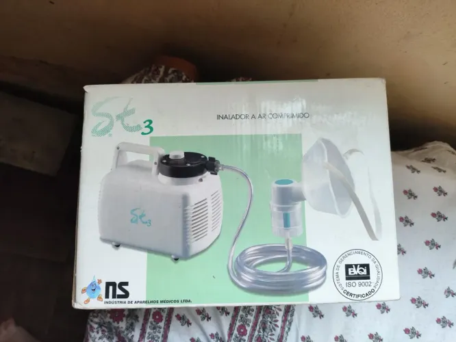 Aparelho de aerosol antigo inalador 