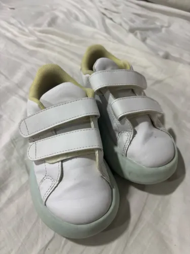 Tênis infantil adidas - TAM 24