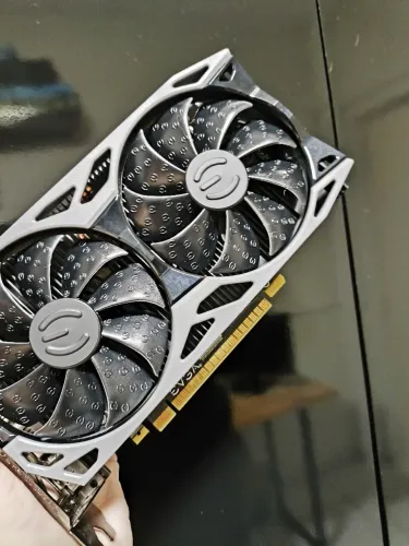 GTX 1650 SC Ultra EVGA - Usada