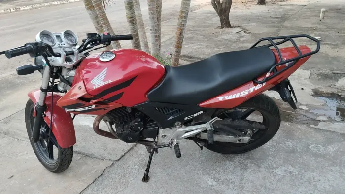 Vende-se Twister 250