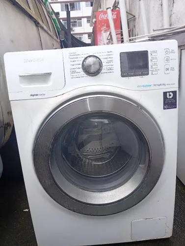 Maquinas de lavar e lava e seca de 150 a 800